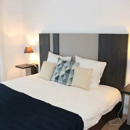 Two Bed, Sea View, Les Jardins, Parking Optional * Beausoleil