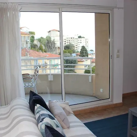Two Bed, Sea View, Les Jardins, Parking Optional *